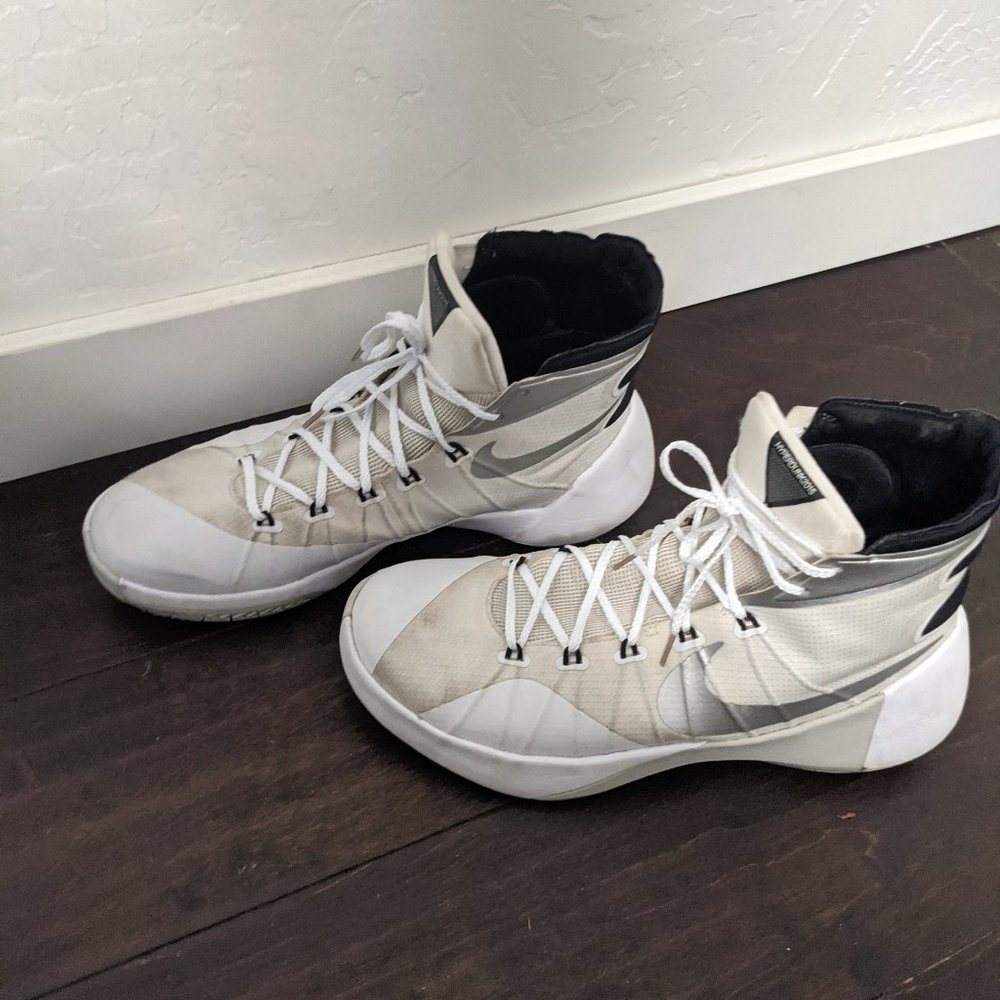 Women's Nike HyperDunk 2015 Basketball shoes